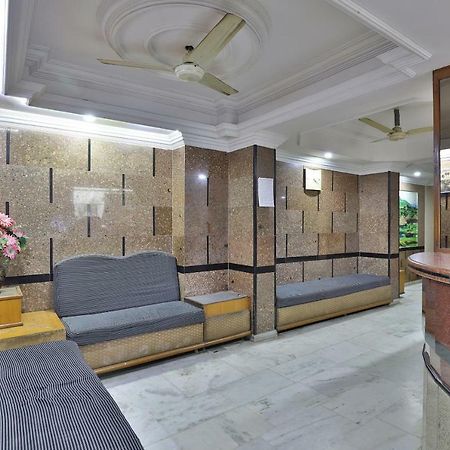 Spot On Hotel Decent Anand Exterior photo