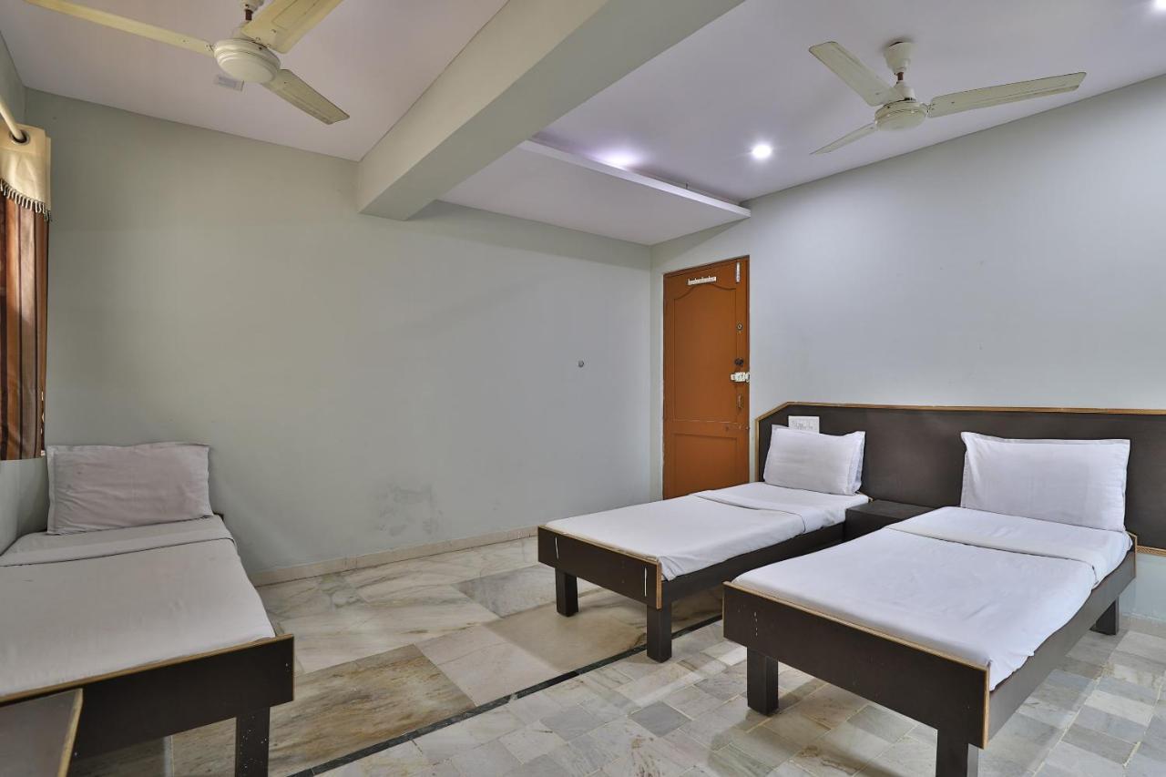 Spot On Hotel Decent Anand Exterior photo