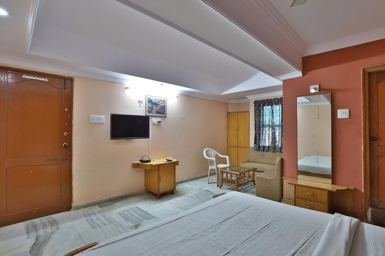 Spot On Hotel Decent Anand Exterior photo