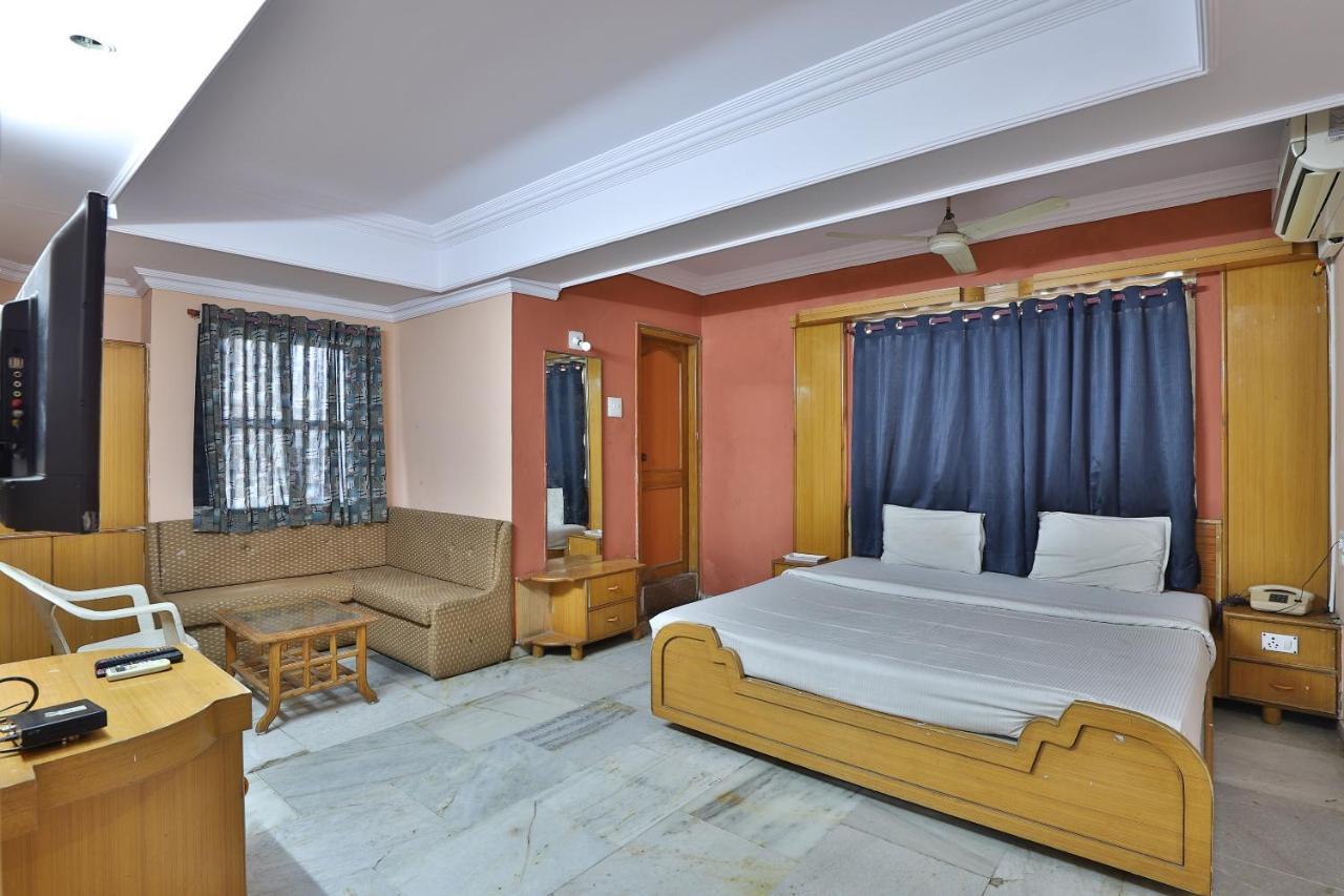 Spot On Hotel Decent Anand Exterior photo