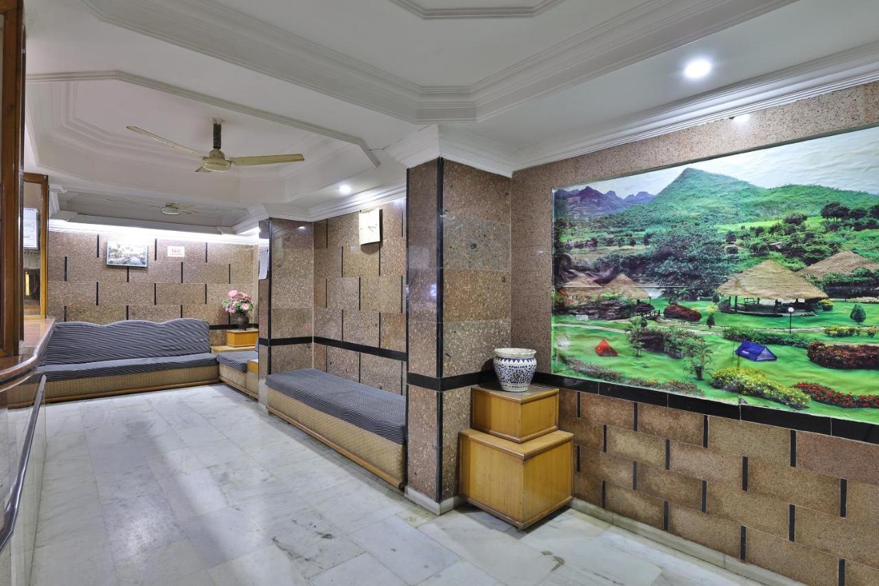 Spot On Hotel Decent Anand Exterior photo