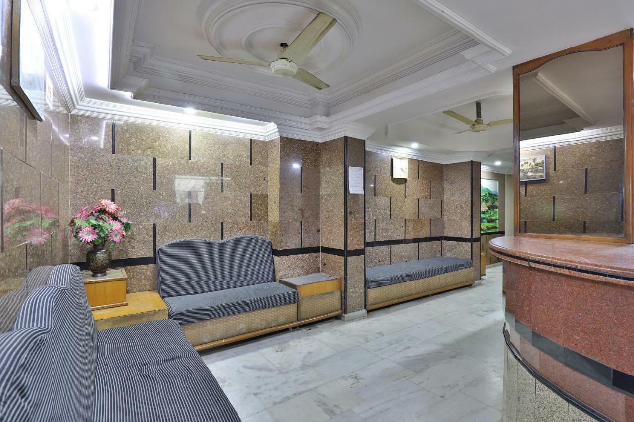 Spot On Hotel Decent Anand Exterior photo