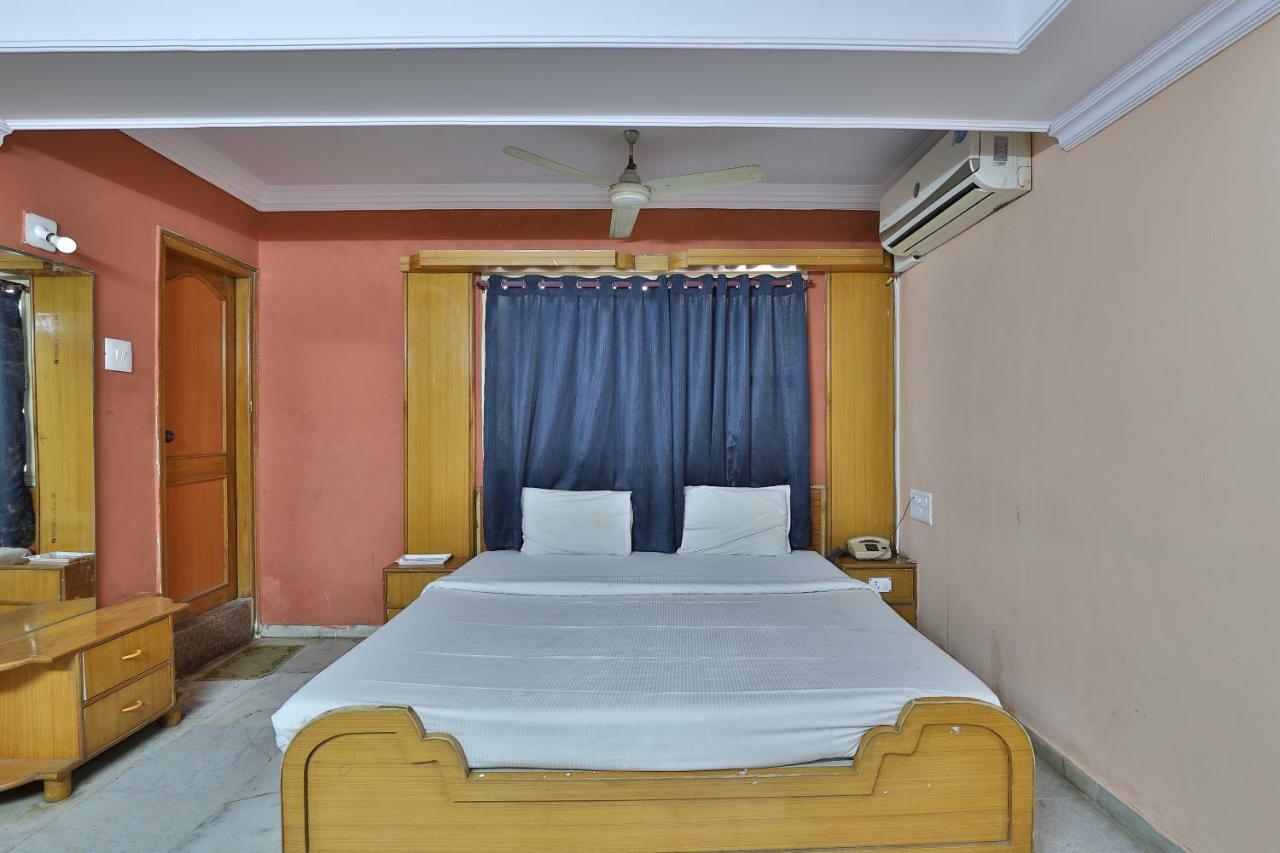 Spot On Hotel Decent Anand Exterior photo